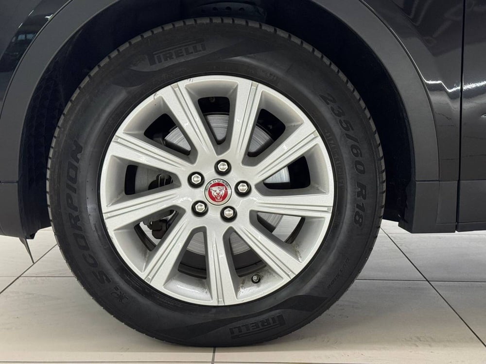 Jaguar E-Pace usata a Savona (9)
