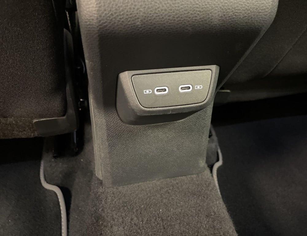 Volkswagen Taigo usata a Varese (18)