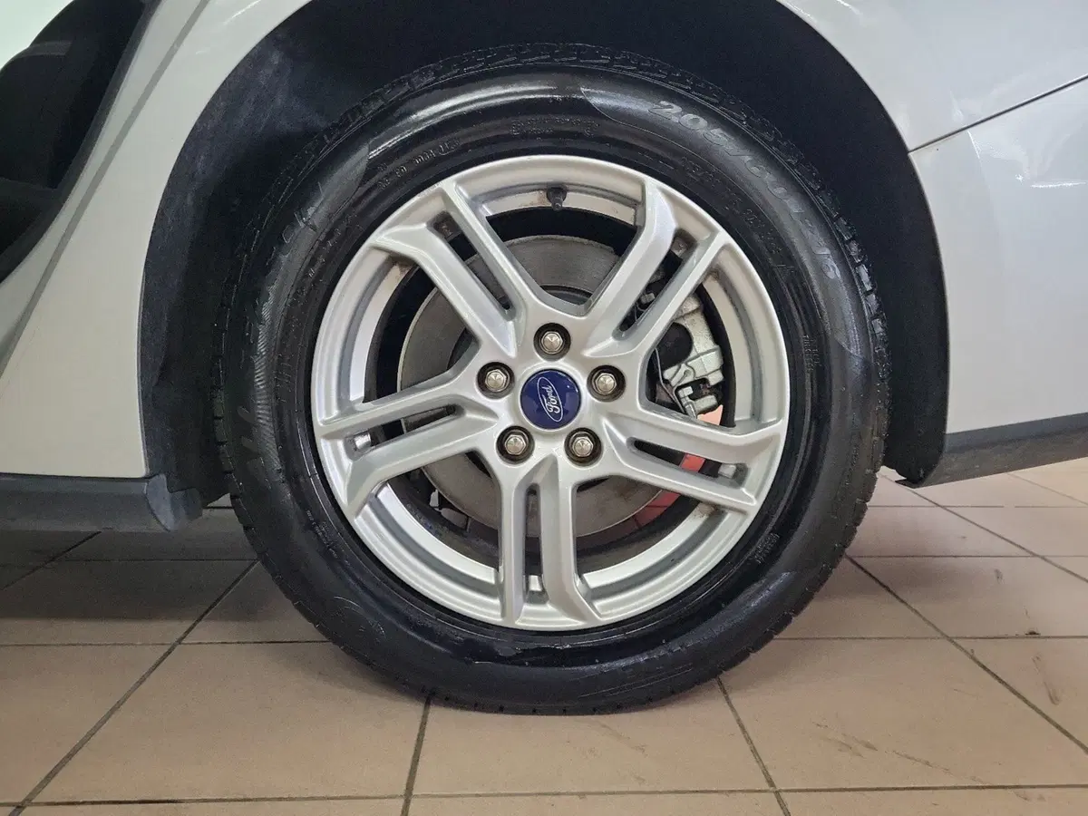 Ford Focus Station Wagon usata a Arezzo (7)