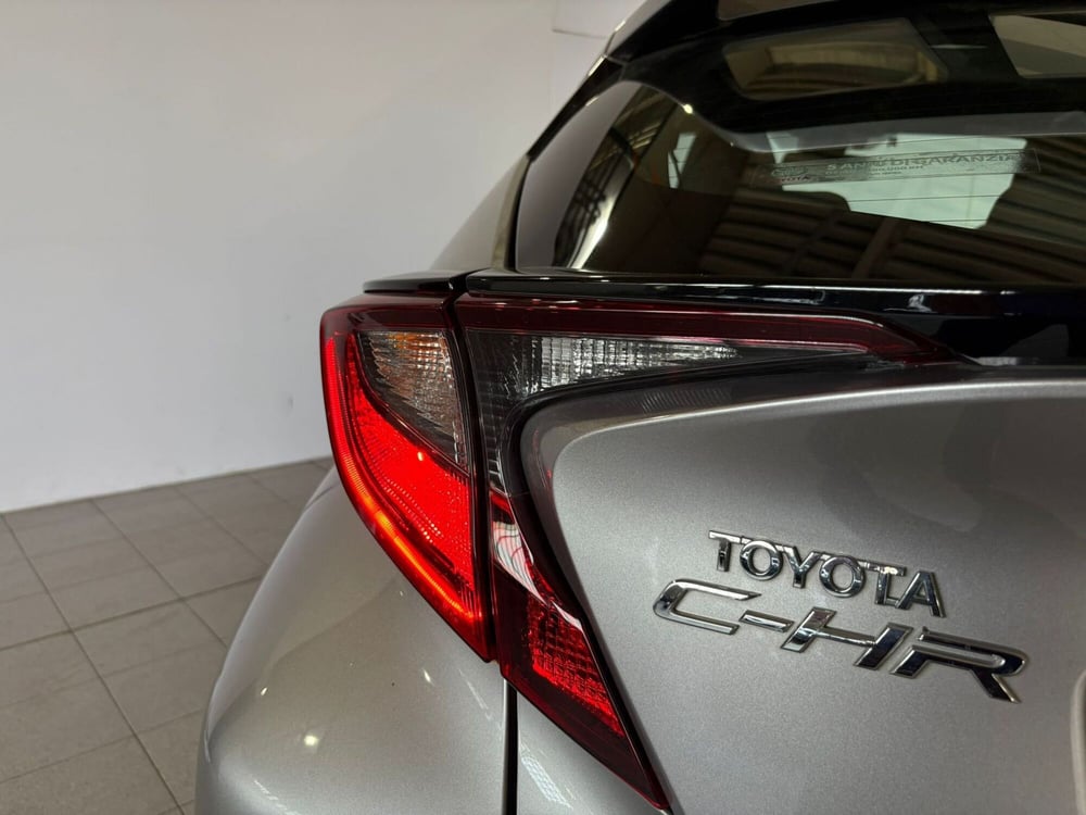 Toyota Toyota C-HR usata a Monza e Brianza (18)