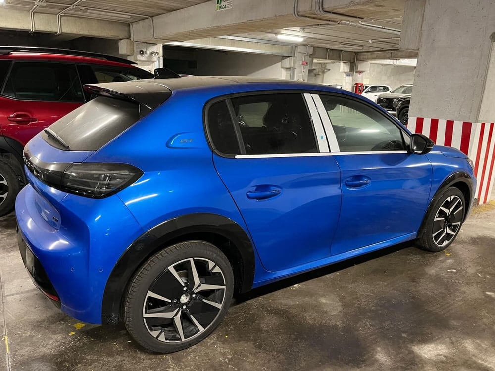 Peugeot 208 nuova a Salerno (2)