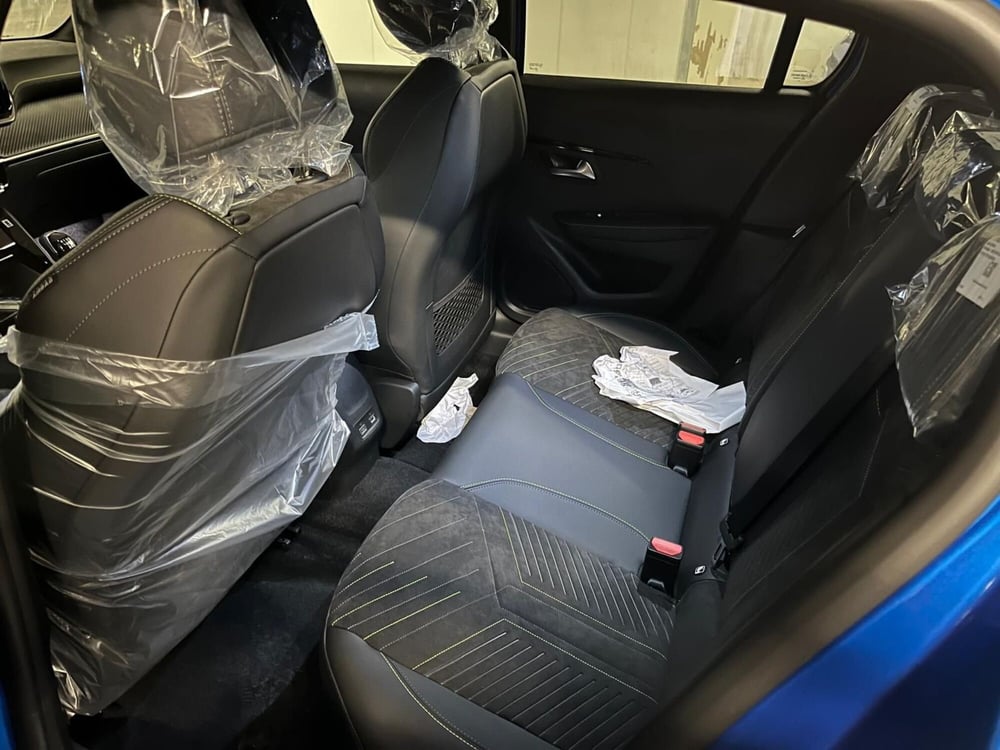 Peugeot 208 nuova a Salerno (7)