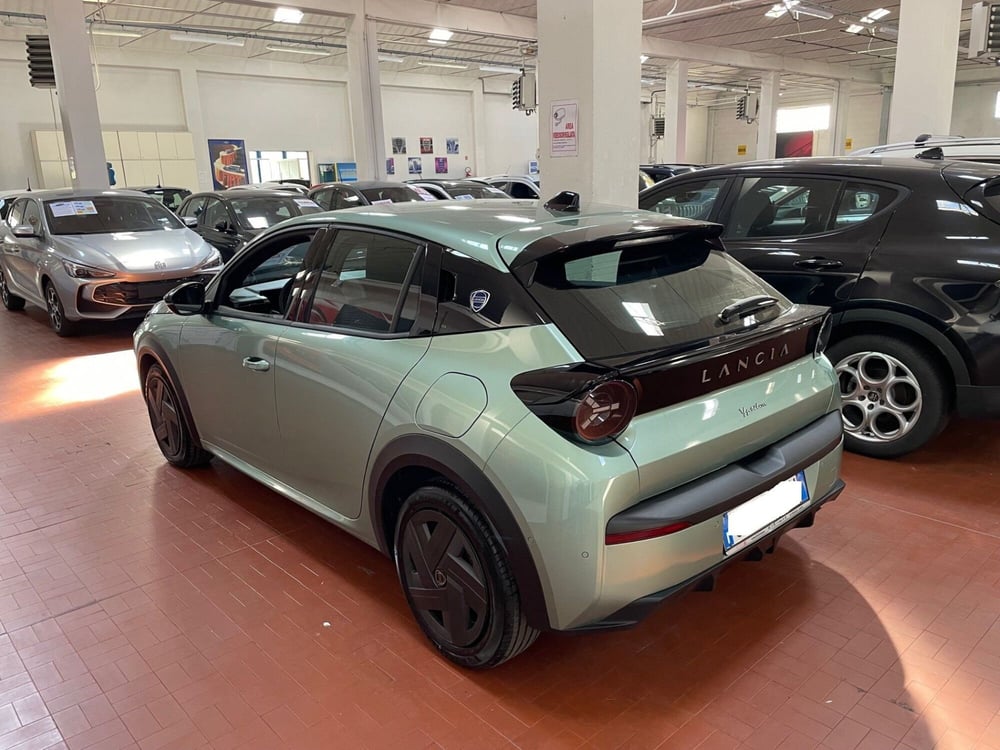 Lancia Ypsilon nuova a Lucca (5)