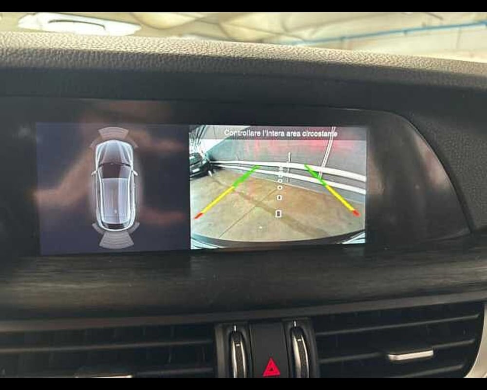 Alfa Romeo Stelvio usata a Milano (11)
