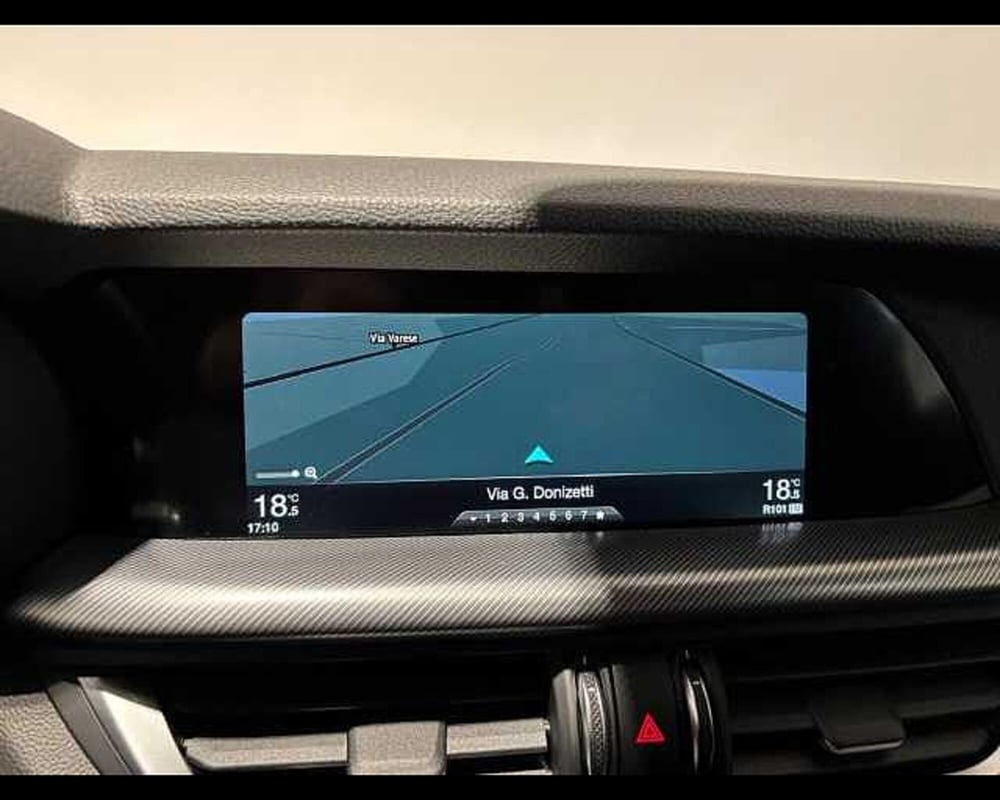 Alfa Romeo Stelvio usata a Milano (12)