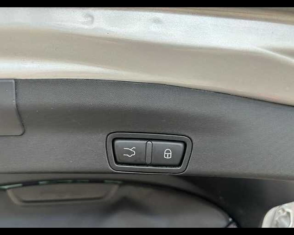 Alfa Romeo Stelvio usata a Milano (15)