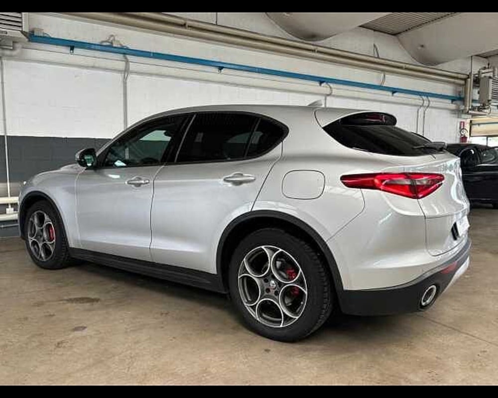 Alfa Romeo Stelvio usata a Milano (4)