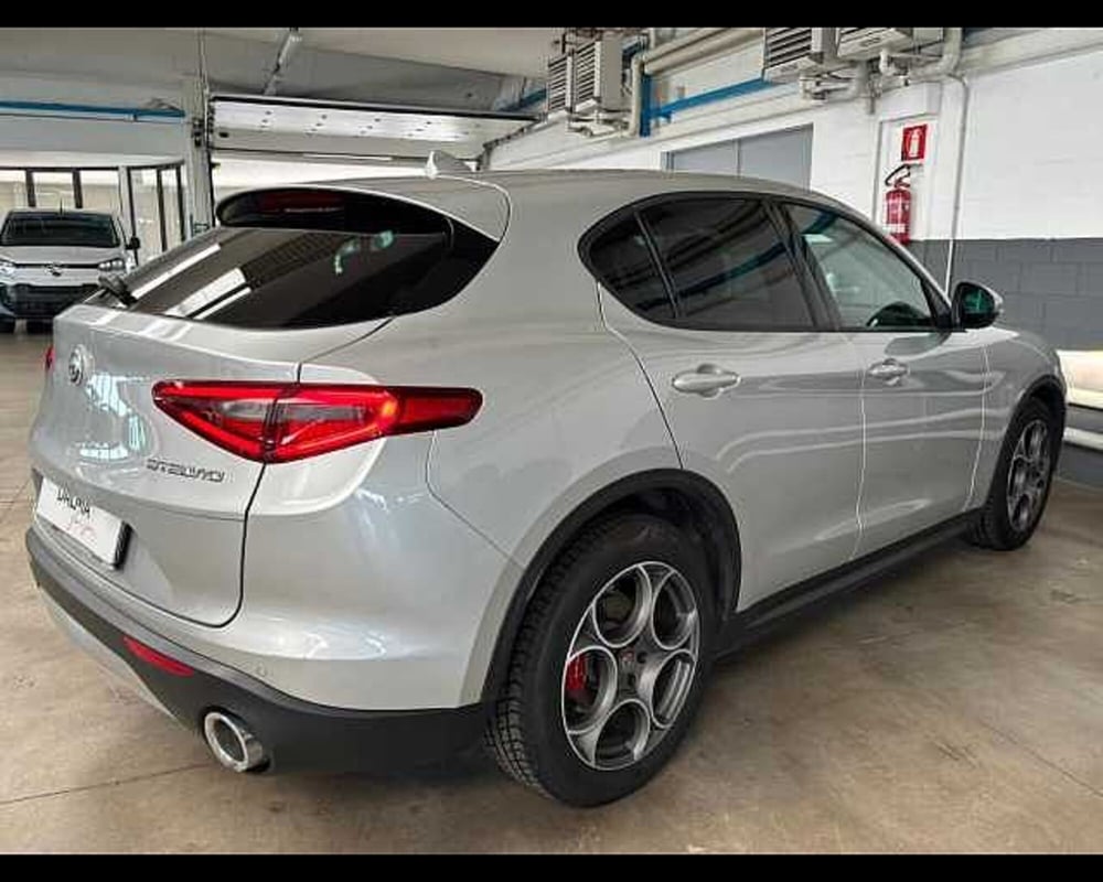 Alfa Romeo Stelvio usata a Milano (5)