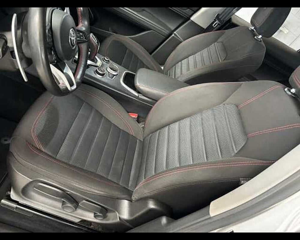 Alfa Romeo Stelvio usata a Milano (7)