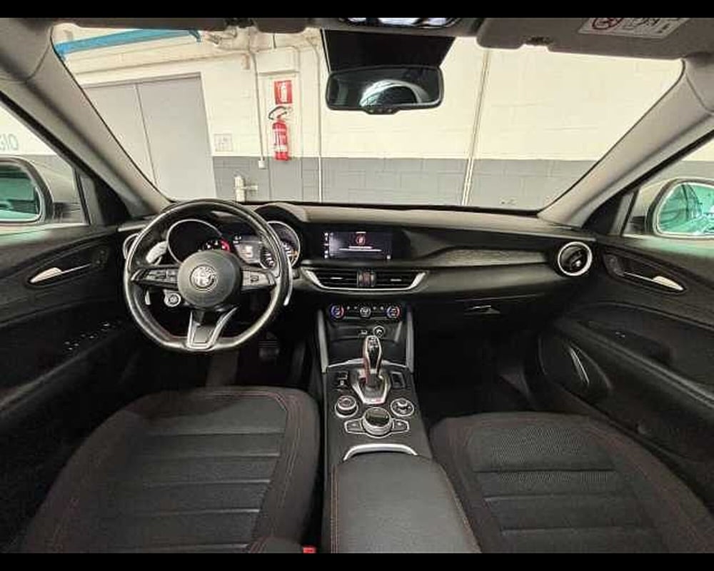 Alfa Romeo Stelvio usata a Milano (9)