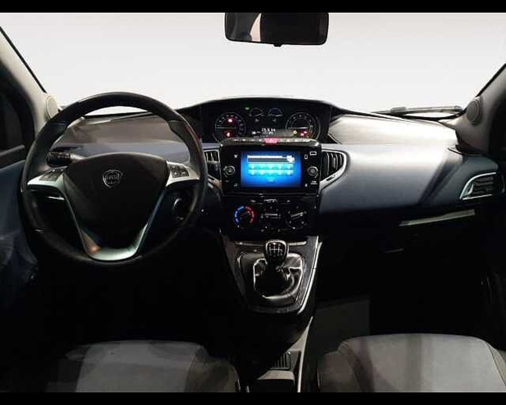 Lancia Ypsilon usata a Cuneo (15)