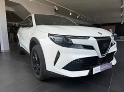 Alfa Romeo Junior 1.2 ibrida Q4 Intensa 145cv edct6 nuova a Latina