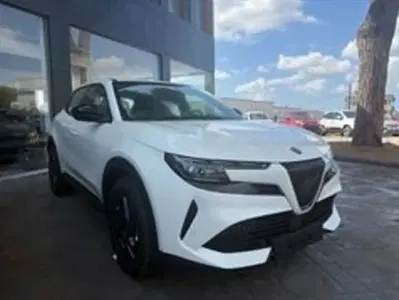 Alfa Romeo Junior 1.2 ibrida Q4 Intensa 145cv edct6 nuova a Latina