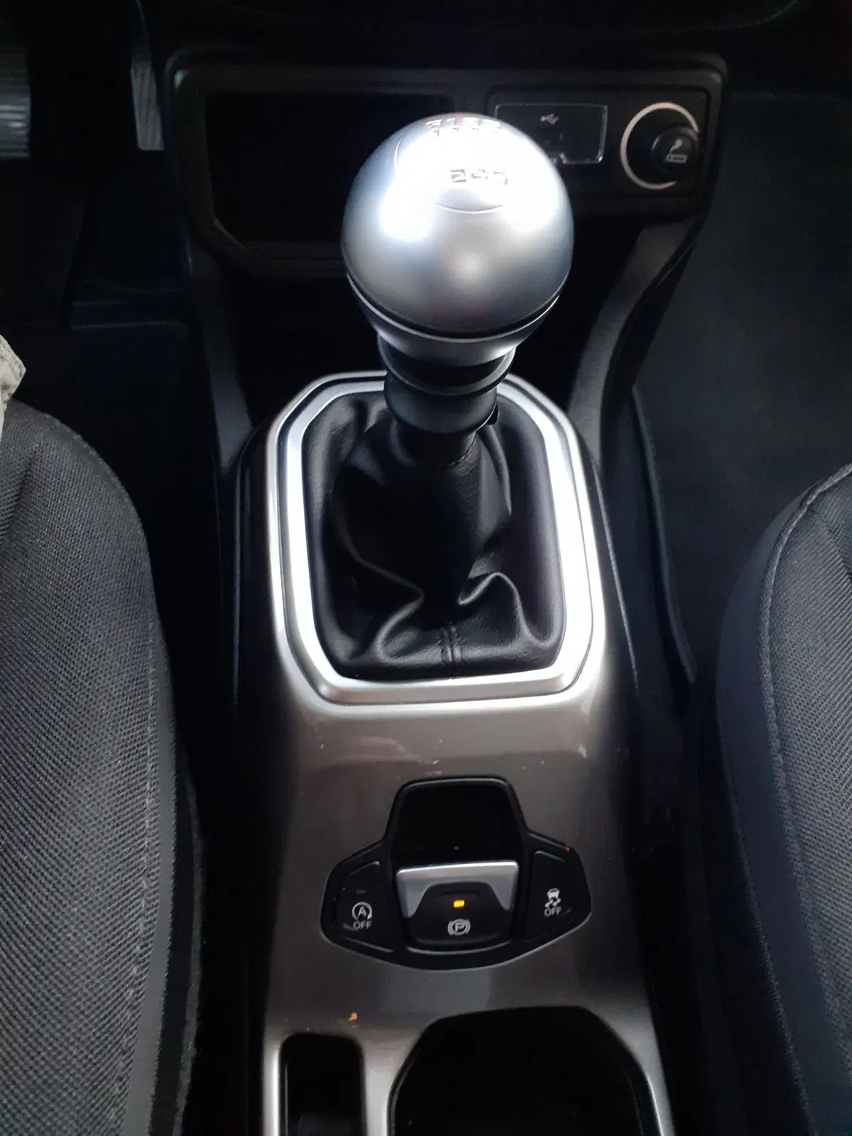 Jeep Renegade usata a Modena (16)