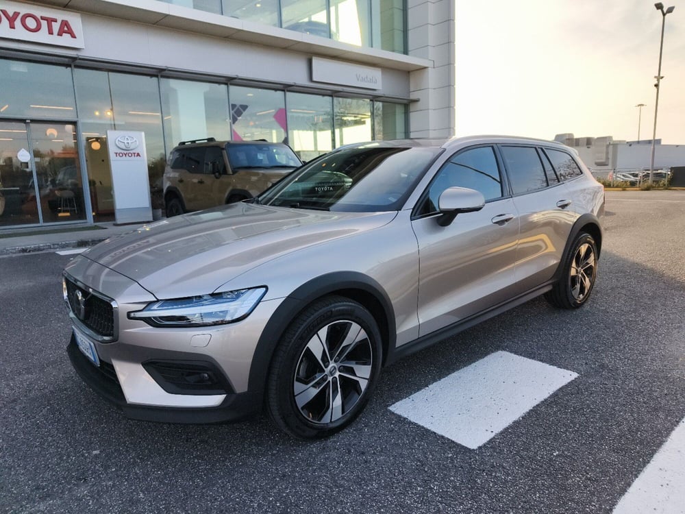 Volvo V60 Cross Country usata a Reggio Calabria