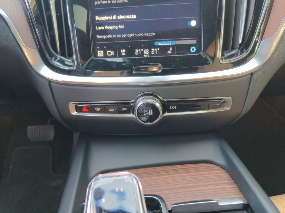 Volvo V60 Cross Country usata a Reggio Calabria (12)