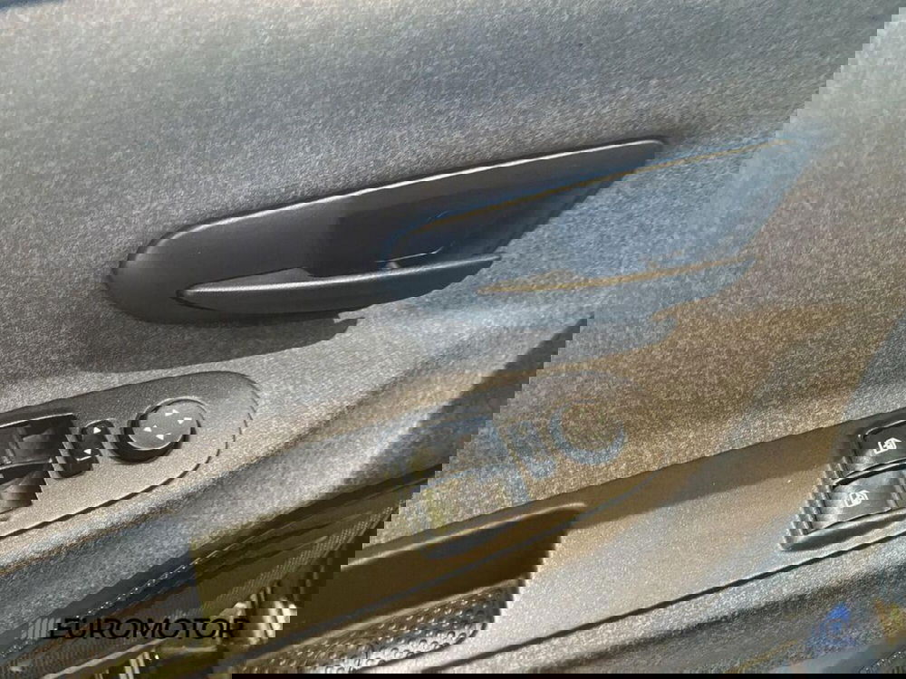 Lancia Ypsilon usata a Bari (10)