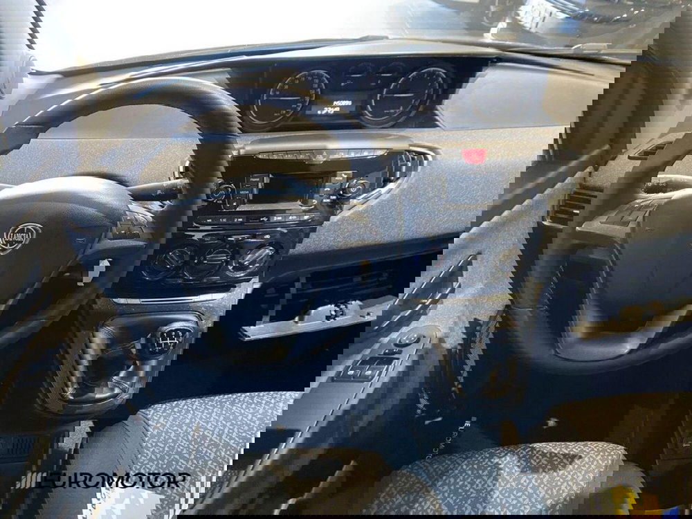 Lancia Ypsilon usata a Bari (14)