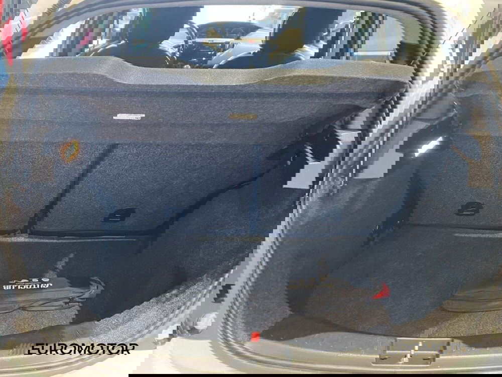 Lancia Ypsilon usata a Bari (15)