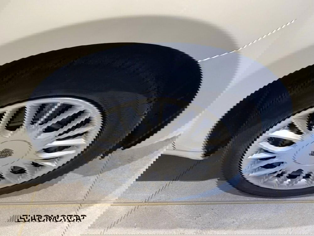 Lancia Ypsilon usata a Bari (4)