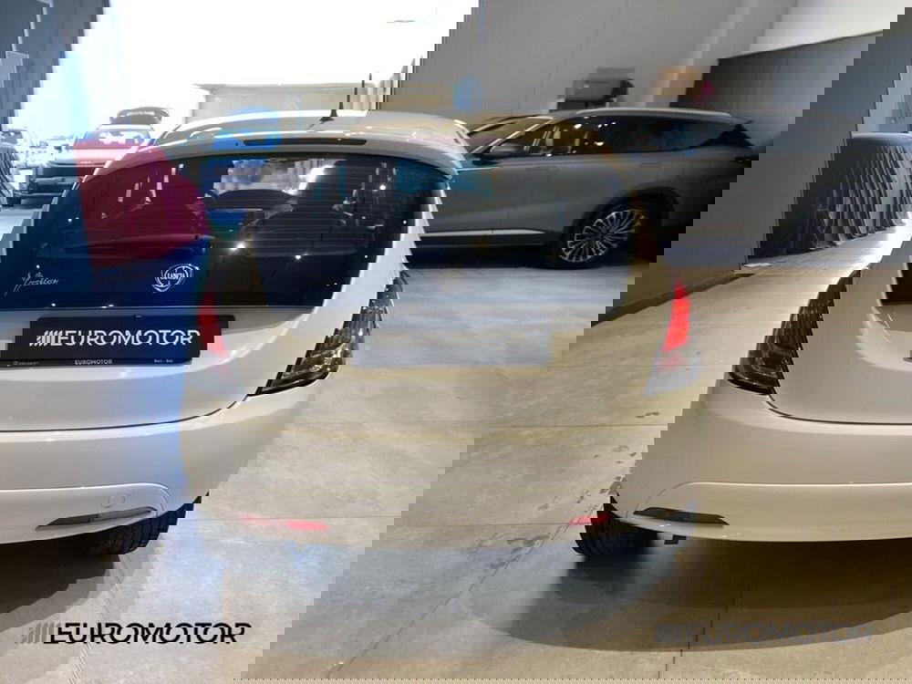 Lancia Ypsilon usata a Bari (7)