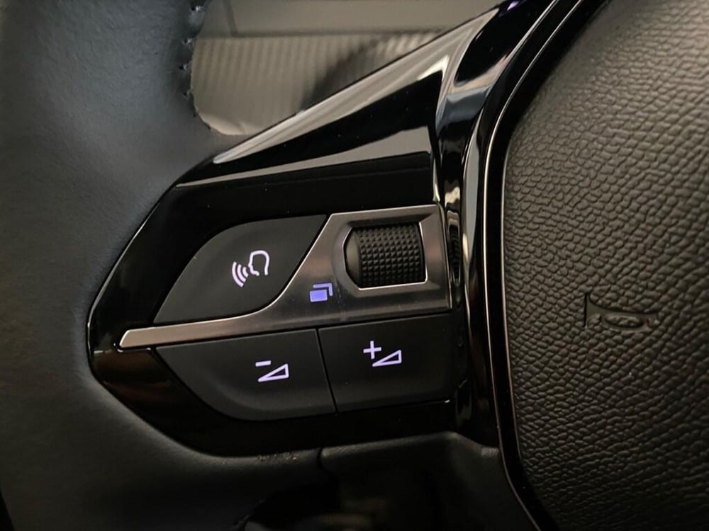 Peugeot 208 nuova a Torino (12)