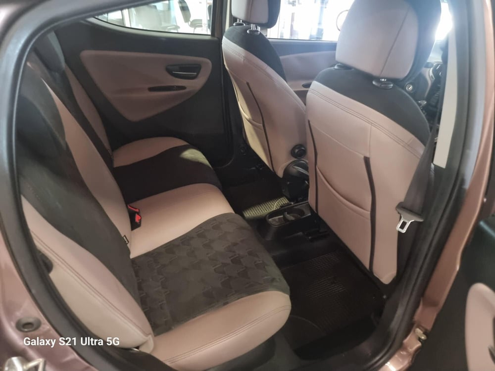 Lancia Ypsilon usata a Alessandria (11)