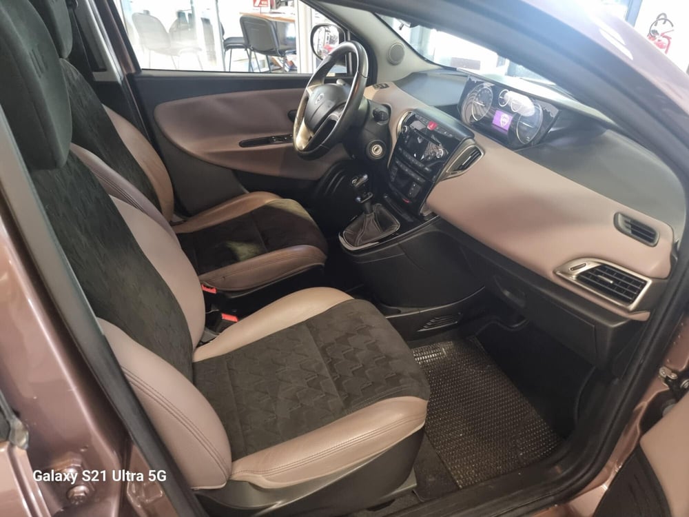 Lancia Ypsilon usata a Alessandria (12)