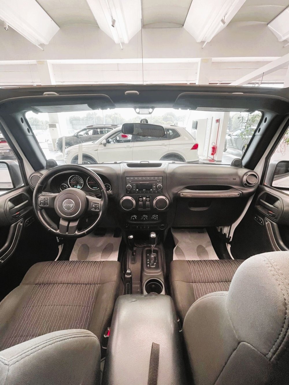 Jeep Wrangler usata a Sassari (4)