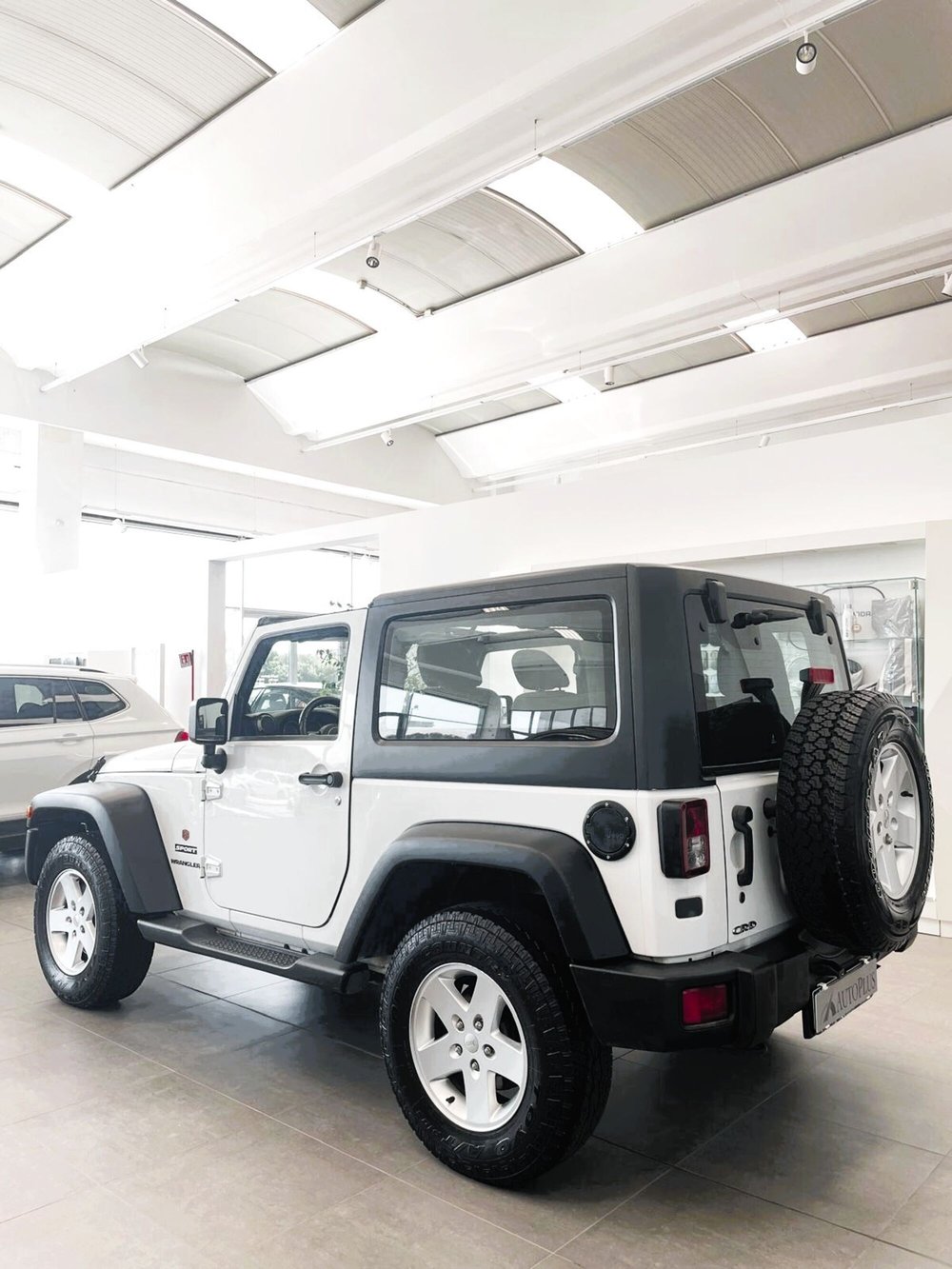 Jeep Wrangler usata a Sassari (7)