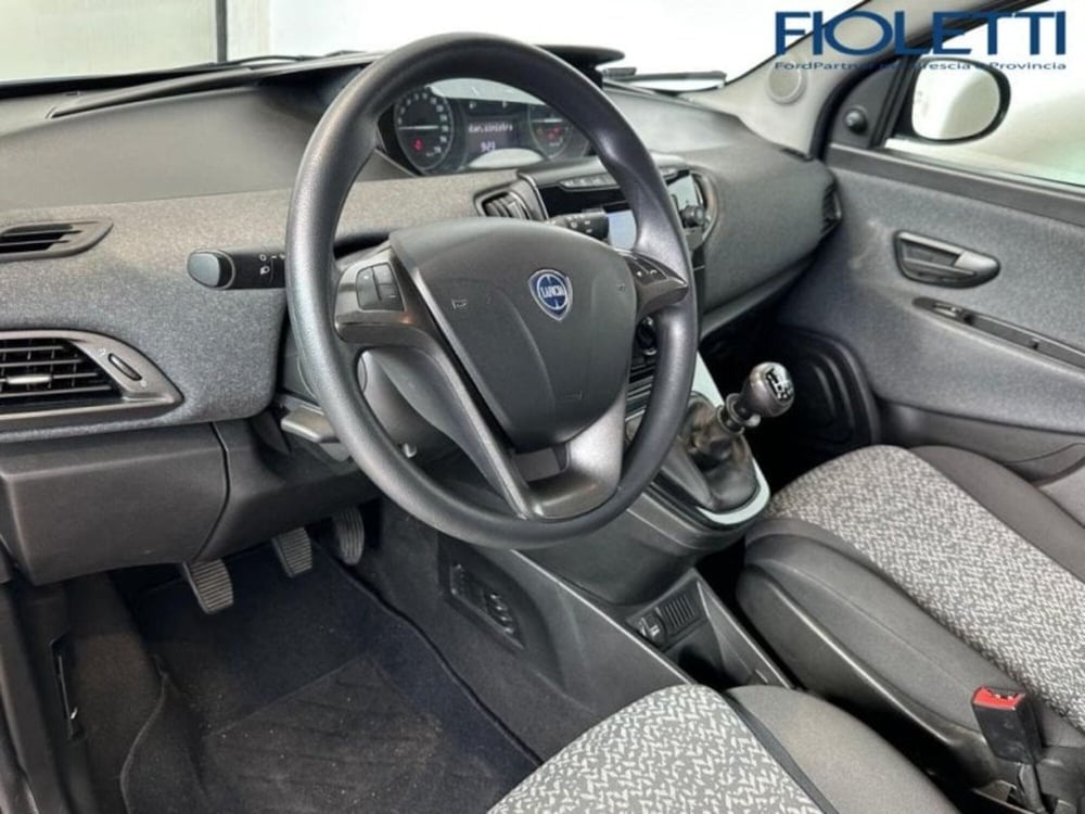 Lancia Ypsilon usata a Brescia (13)
