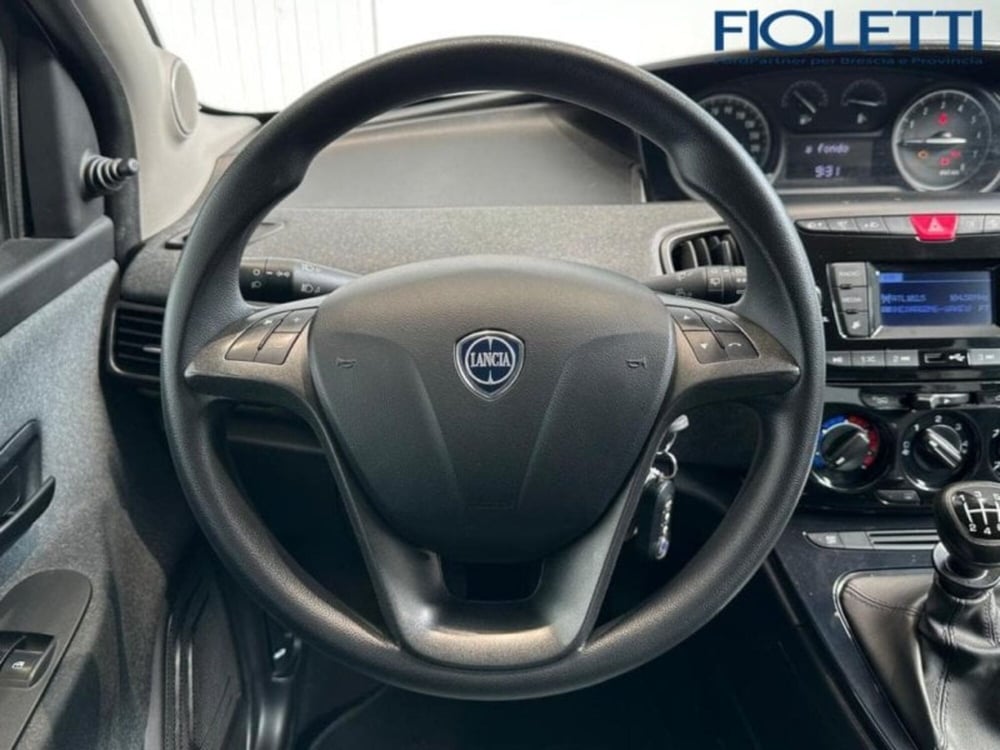 Lancia Ypsilon usata a Brescia (7)