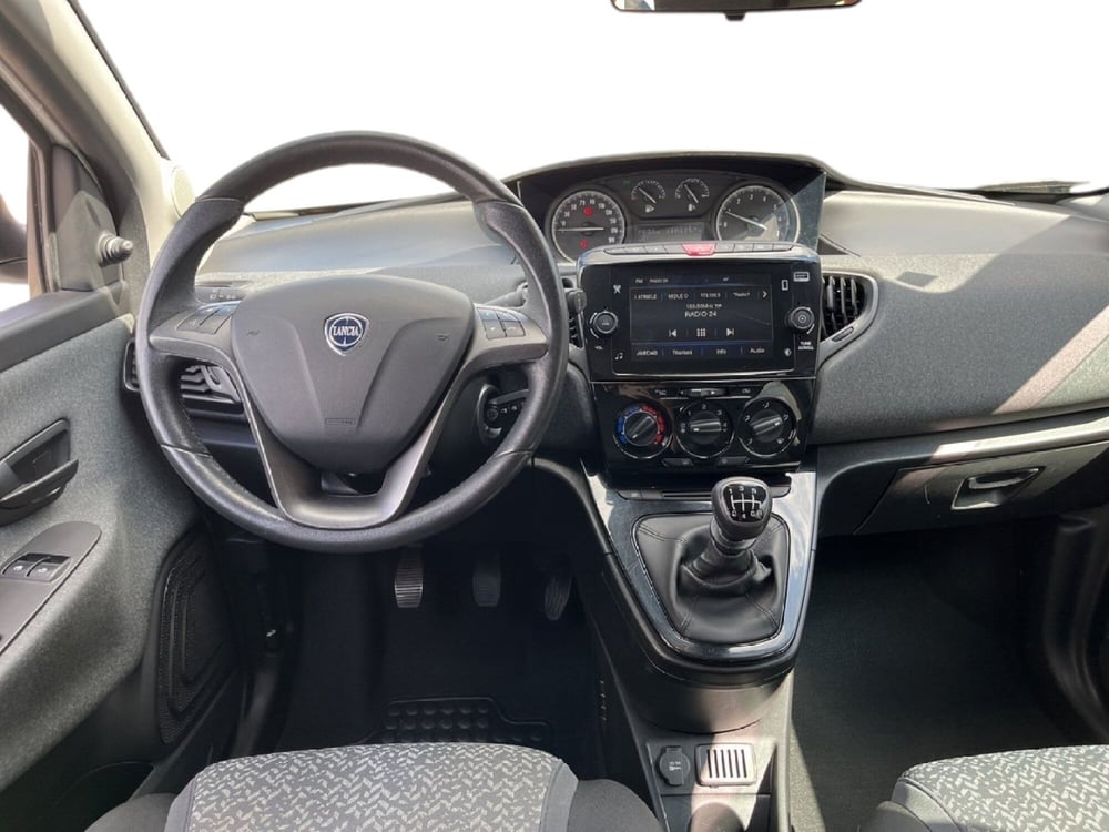 Lancia Ypsilon usata a Torino (11)