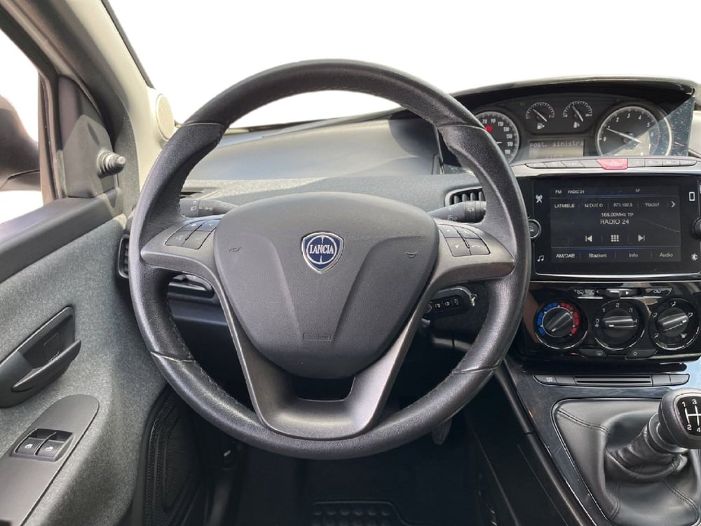 Lancia Ypsilon usata a Torino (12)
