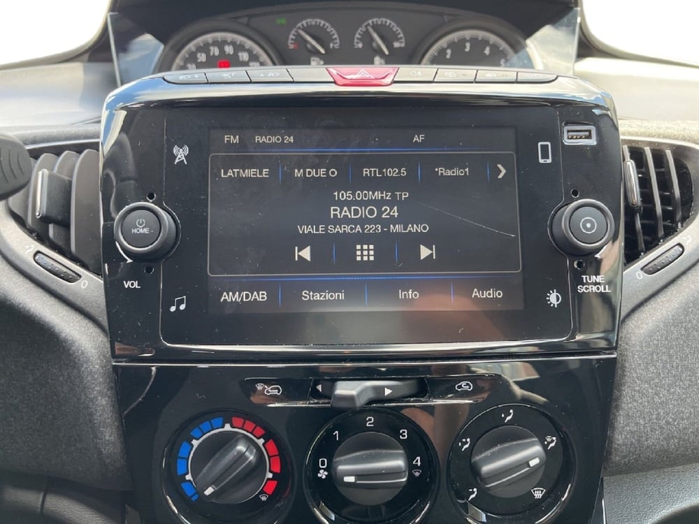 Lancia Ypsilon usata a Torino (14)