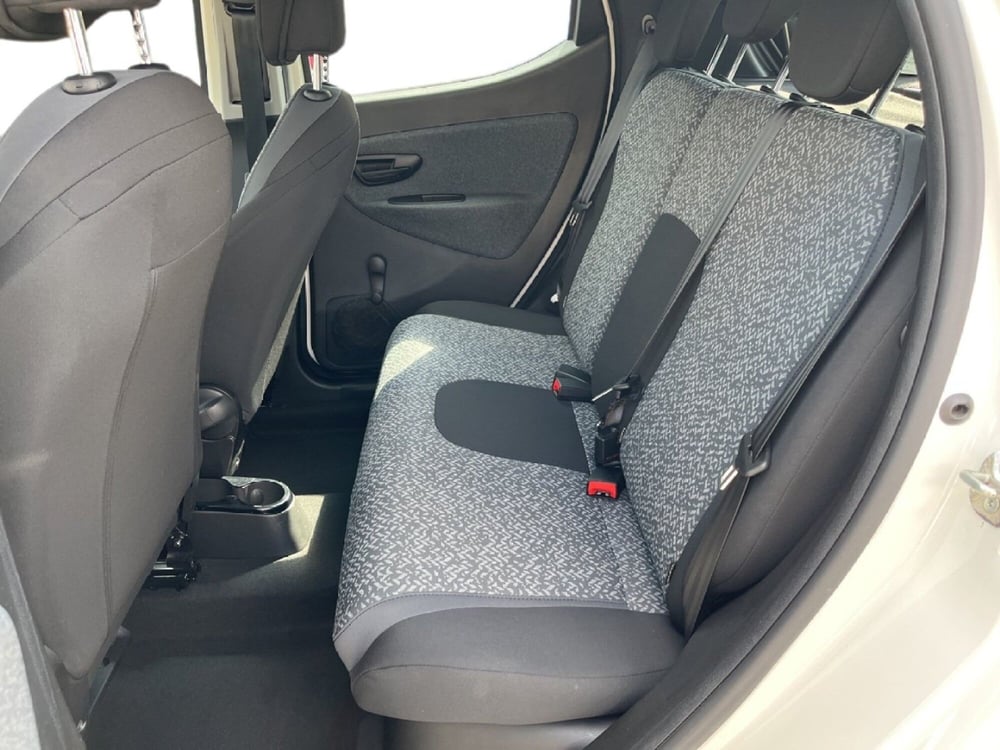 Lancia Ypsilon usata a Torino (9)