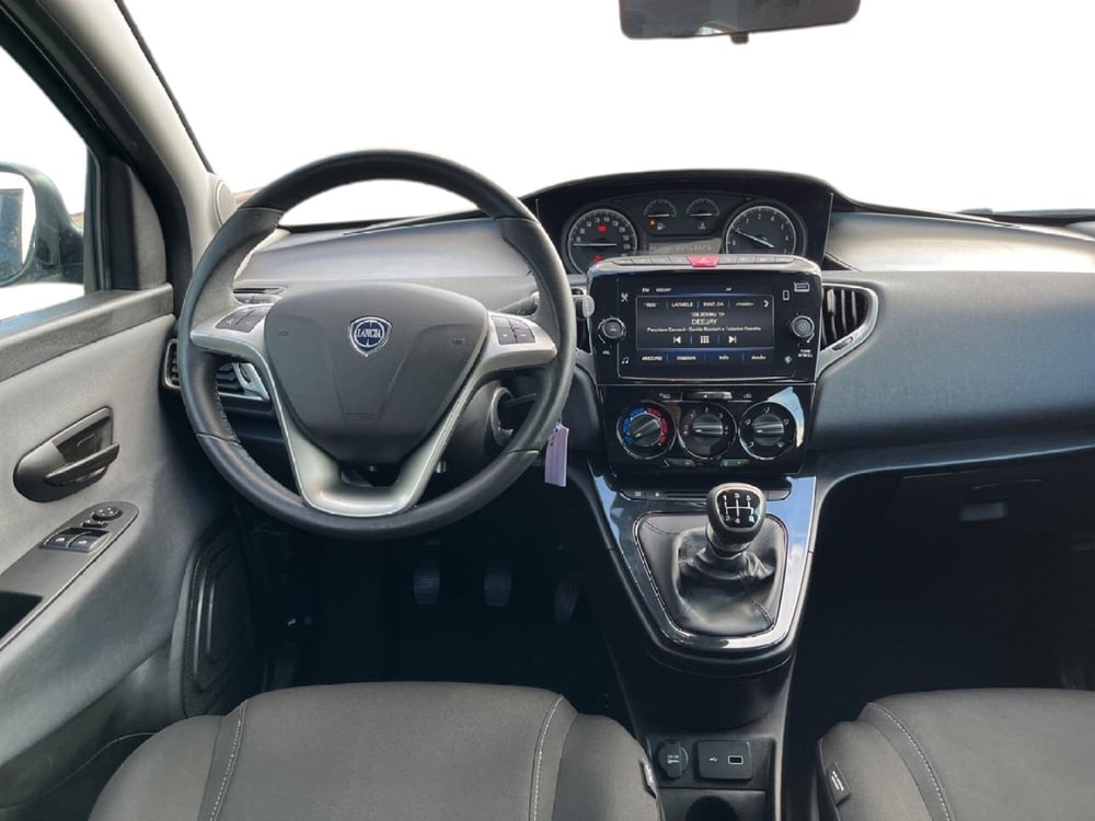Lancia Ypsilon usata a Torino (11)