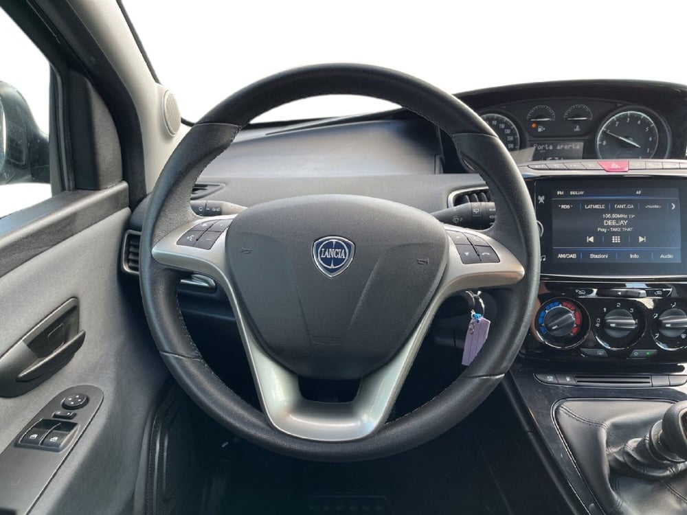 Lancia Ypsilon usata a Torino (12)
