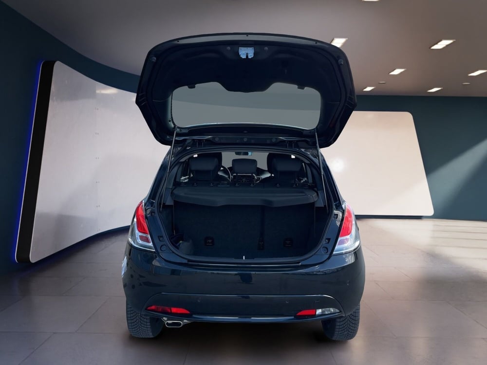 Lancia Ypsilon usata a Torino (7)
