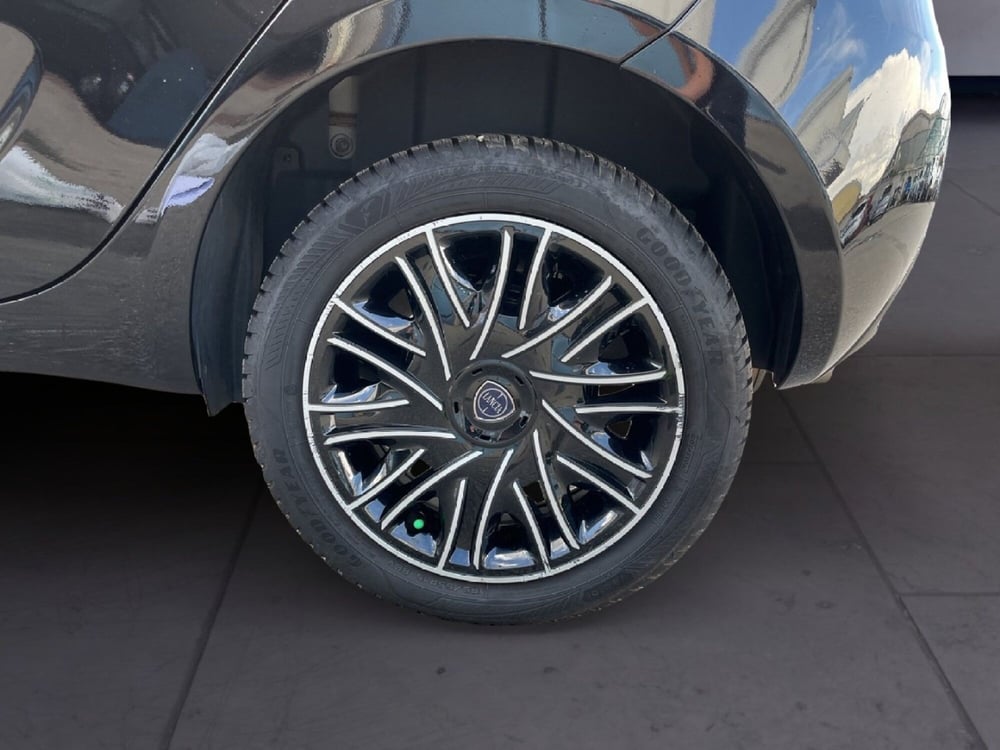 Lancia Ypsilon usata a Torino (8)