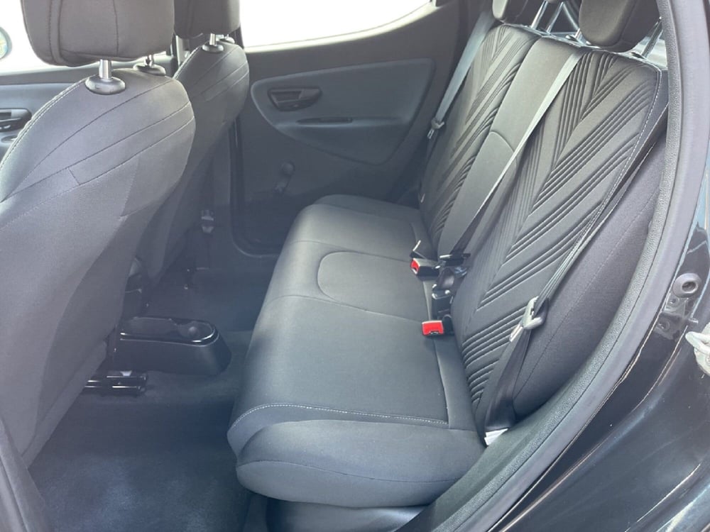 Lancia Ypsilon usata a Torino (9)