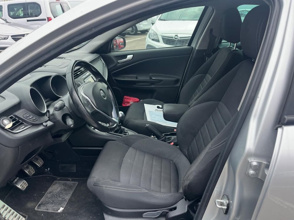 Alfa Romeo Giulietta usata a Milano (10)