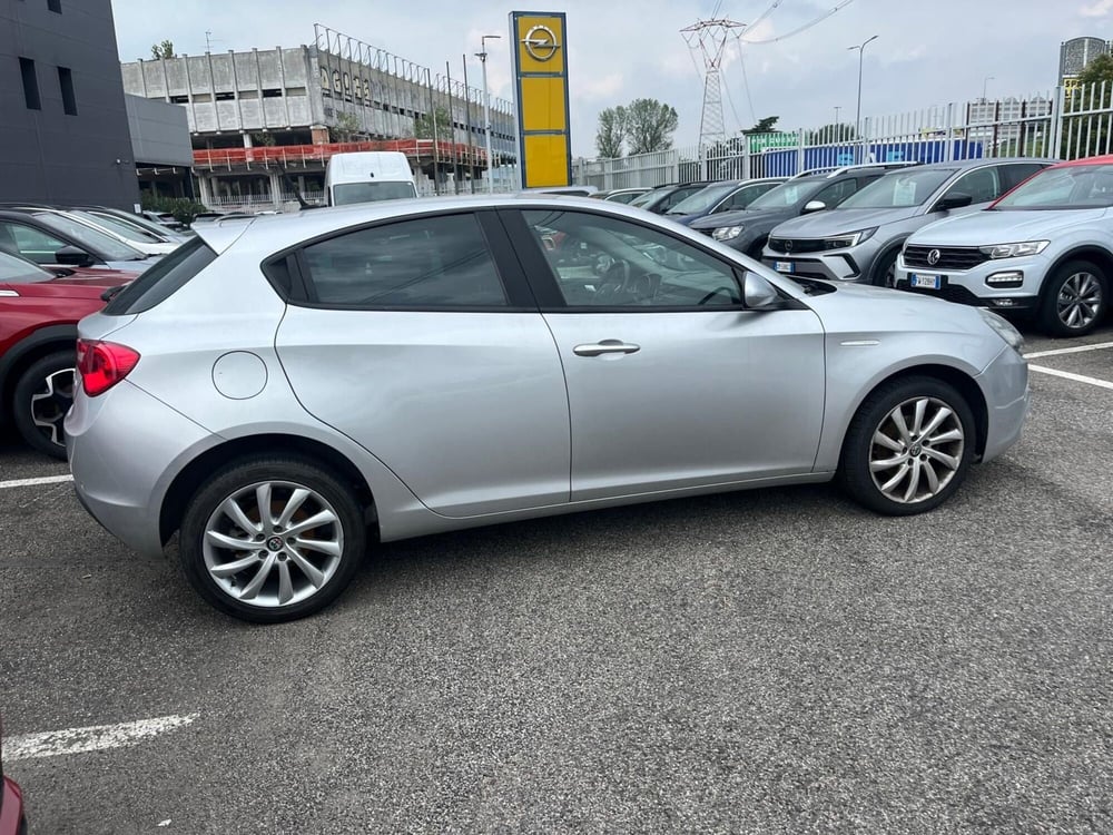 Alfa Romeo Giulietta usata a Milano (5)