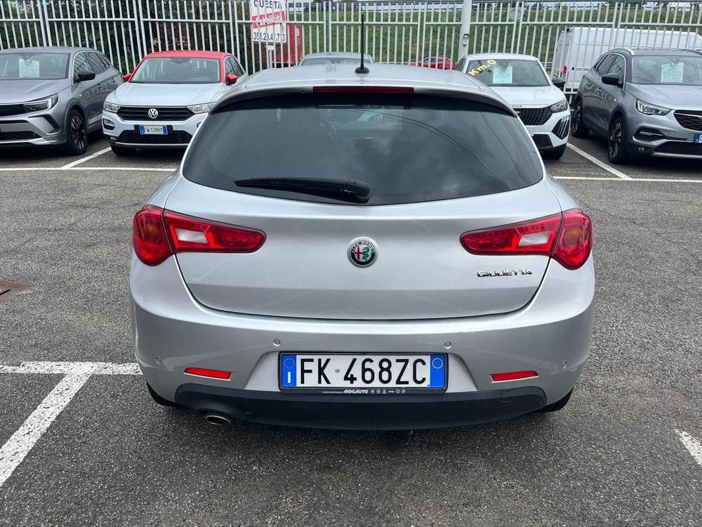 Alfa Romeo Giulietta usata a Milano (8)