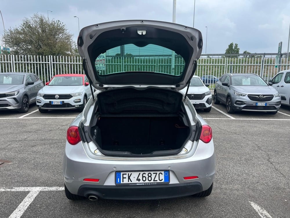 Alfa Romeo Giulietta usata a Milano (9)