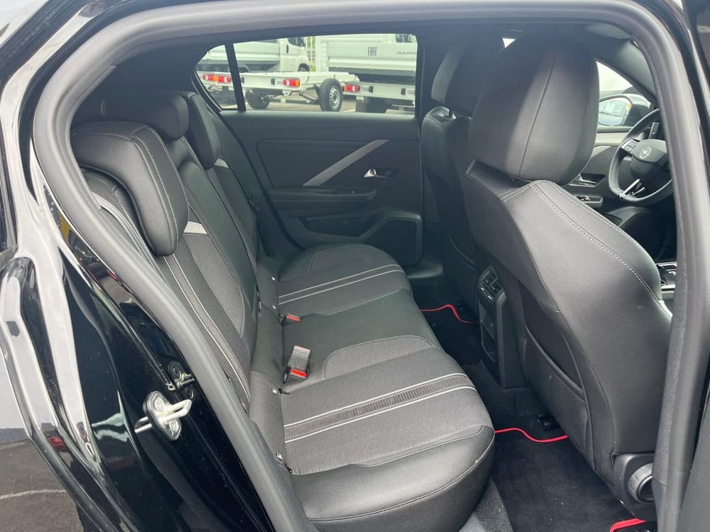 Opel Astra usata a Milano (16)