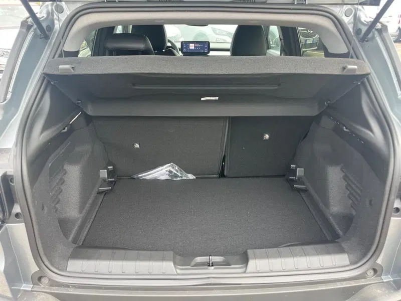 Jeep Avenger nuova a Milano (10)