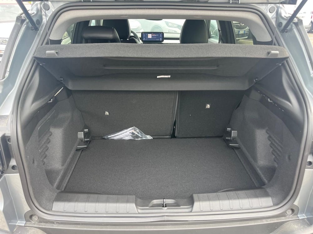 Jeep Avenger nuova a Milano (10)