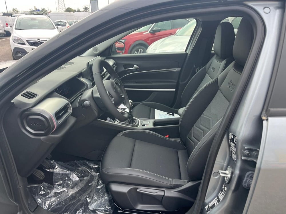 Jeep Avenger nuova a Milano (13)