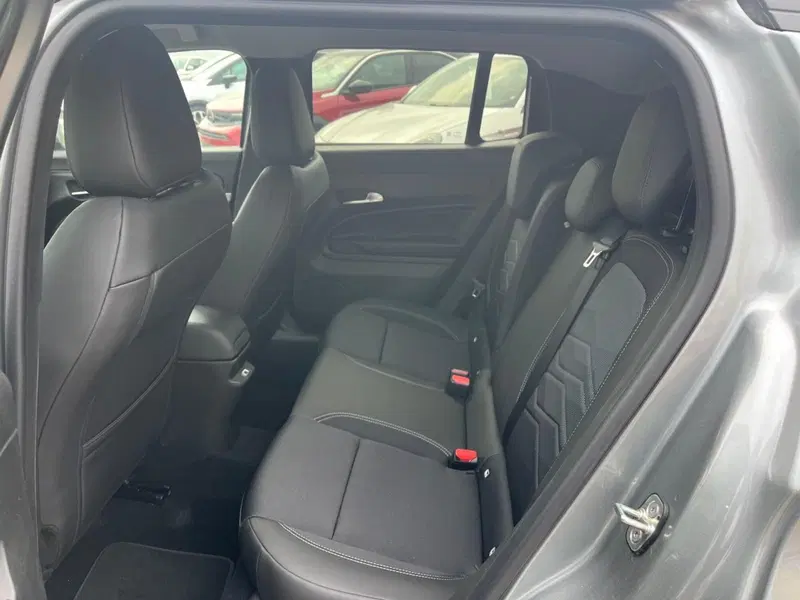 Jeep Avenger nuova a Milano (15)